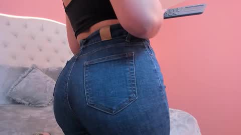 Y E S I online show from 02.14.26