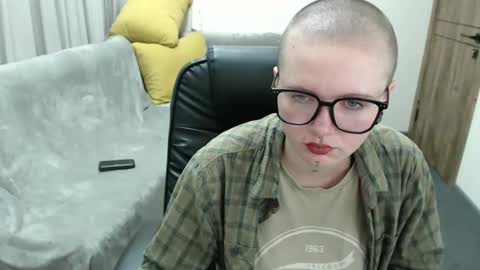 Snapshot of nikkysnow chatting on 09.13.25 nikkysnow online show from 09.13.25