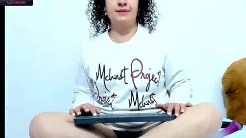 Snapshot of nikol32__ chatting on 12.30.24 dayan online show from 12.30.24