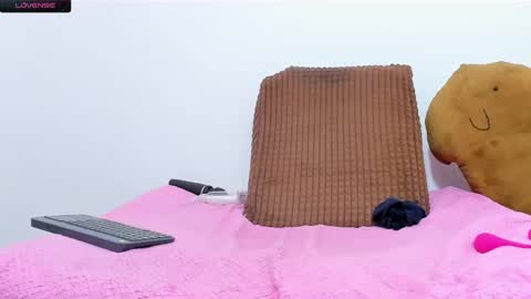 Snapshot of nikol32__ chatting on 01.11.25 dayan online show from 01.11.25