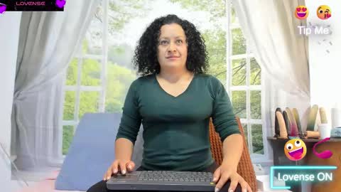 Snapshot of nikol32__ chatting on 09.29.25 dayan online show from 09.29.25