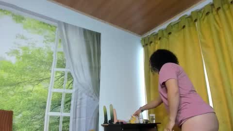 Snapshot of nikol32__ chatting on 10.09.25 dayan online show from 10.09.25