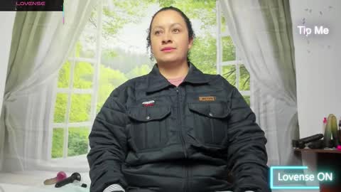 Snapshot of nikol32__ chatting on 12.02.25 dayan online show from 12.02.25