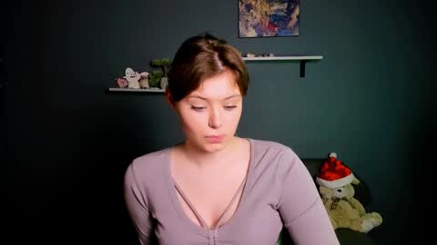 Snapshot of nikol_kitt chatting on 01.20.25 Little Niko Help me reach my goals online show from 01.20.25