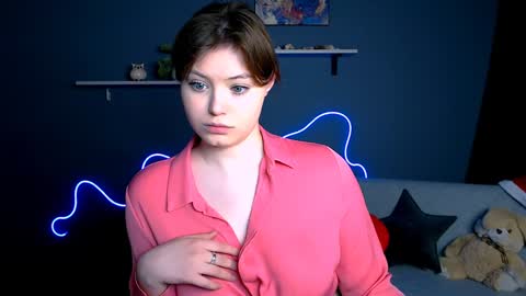 Snapshot of nikol_kitt chatting on 02.08.25 Little Niko Help me reach my goals online show from 02.08.25