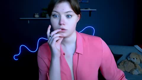 Snapshot of nikol_kitt chatting on 02.09.25 Little Niko Help me reach my goals online show from 02.09.25