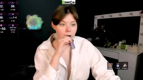 Snapshot of nikol_kitt chatting on 02.11.25 Little Niko Help me reach my goals online show from 02.11.25