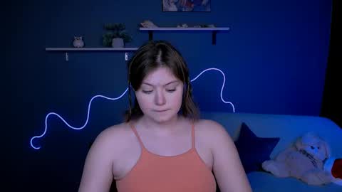 Snapshot of nikol_kitt chatting on 02.12.25 Little Niko Help me reach my goals online show from 02.12.25