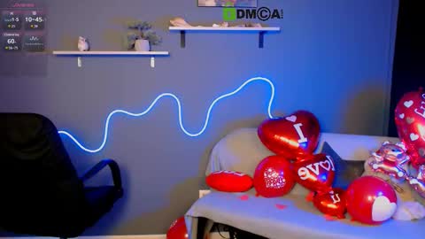 Snapshot of nikol_kitt chatting on 02.14.25 Little Niko Help me reach my goals online show from 02.14.25