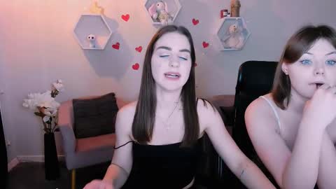 Snapshot of nikol_kitt chatting on 03.12.25 Little Niko Help me reach my goals online show from 03.12.25