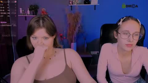 Snapshot of nikol_kitt chatting on 10.19.25 Little Niko Help me reach my goals online show from 10.19.25