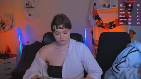 Snapshot of nikol_kitt chatting on 10.29.25 Little Niko Help me reach my goals online show from 10.29.25