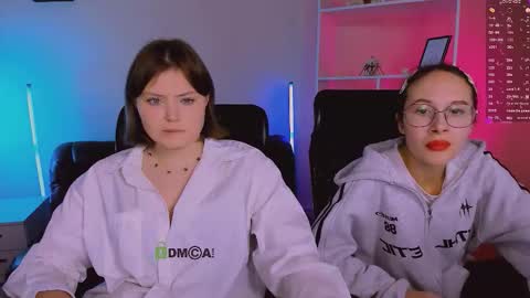 Snapshot of nikol_kitt chatting on 11.26.25 Little Niko Help me reach my goals online show from 11.26.25