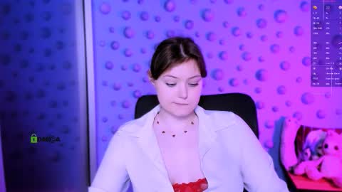 Snapshot of nikol_kitt chatting on 11.29.25 Little Niko Help me reach my goals online show from 11.29.25