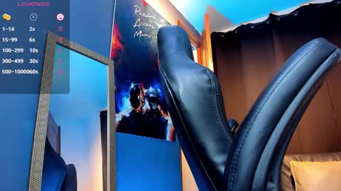 Snapshot of nikolahank1 chatting on 02.13.25 Nikola Hank online show from 02.13.25