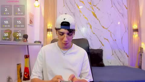 Snapshot of nikolay_gregori chatting on 04.26.26 online show from 04.26.26