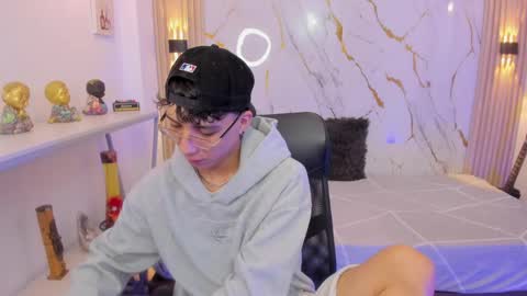 Snapshot of nikolay_gregori chatting on 05.19.26 online show from 05.19.26