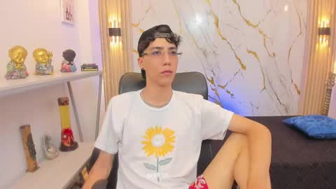 Snapshot of nikolay_gregori chatting on 05.29.26 online show from 05.29.26