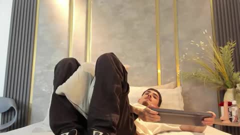 Snapshot of nikostone chatting on 12.23.25 Niko Stone online show from 12.23.25