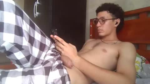Snapshot of nikotwinktop chatting on 06.15.26 Niko online show from 06.15.26