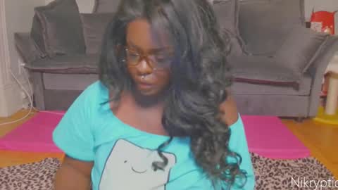 Nikole online show from 11.29.25