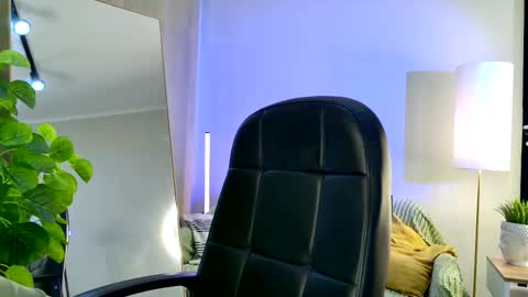 Veronica online show from 10.14.25