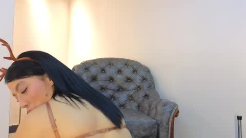 Snapshot of niky_smit chatting on 11.29.25 NIKY SMIT online show from 11.29.25