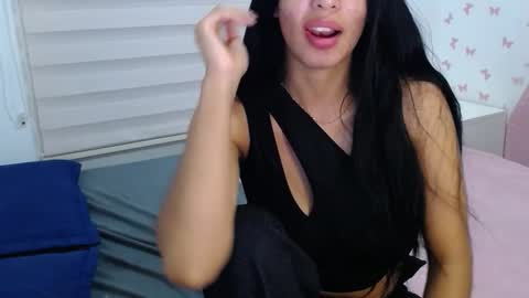 Snapshot of nila_kaia chatting on 11.05.25 nila online show from 11.05.25