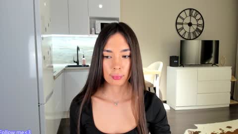 Snapshot of nilliluv chatting on 01.26.25 Bella online show from 01.26.25