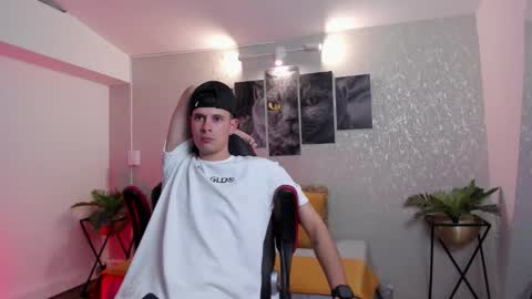 Nils online show from 09.21.25