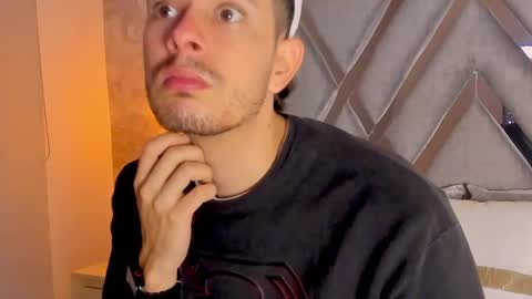 Nils online show from 11.18.25