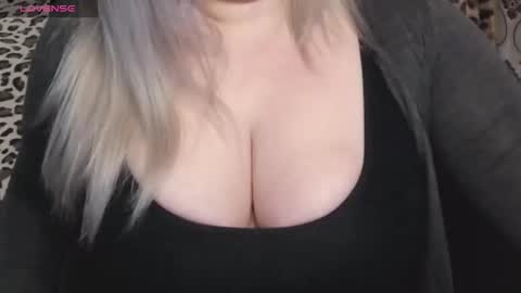 Snapshot of nimphoteasex chatting on 03.21.26 Blonde Nimpho online show from 03.21.26