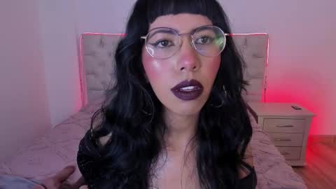 Nina Fox  online show from 10.26.25