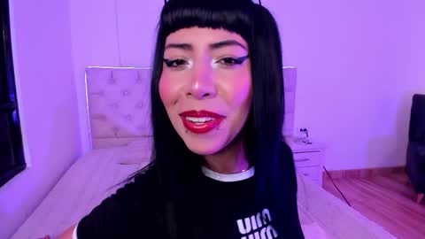 Nina Fox  online show from 05.22.26