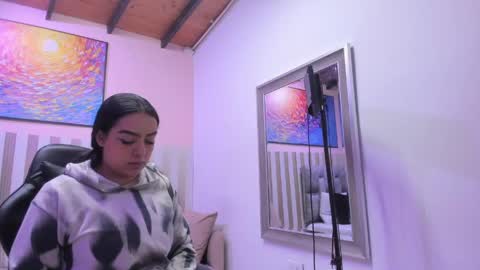 Snapshot of nina_glow_ chatting on 04.23.26 nina_glow_ online show from 04.23.26