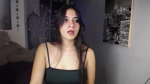 Snapshot of nina_smalls chatting on 12.19.25 Nina online show from 12.19.25