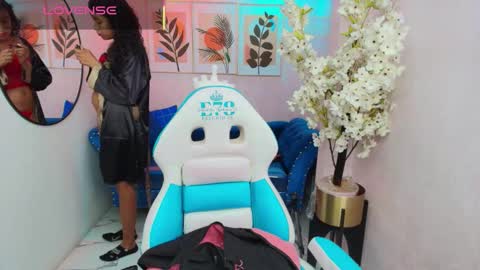 Nina  online show from 01.18.26