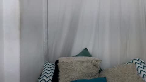 Ninaa fox online show from 03.12.25