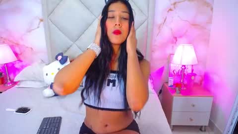 Nina Bravura online show from 10.06.25