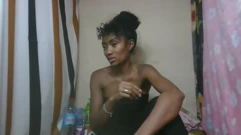 ninaeaa online show from 12.15.25