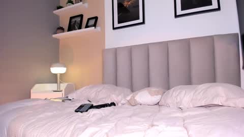 Snapshot of ninaevanss chatting on 02.20.25 Alisson online show from 02.20.25