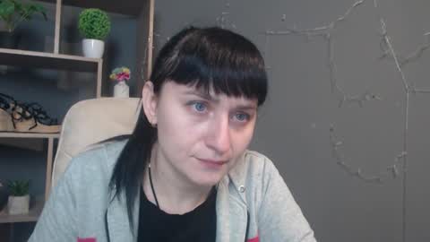 Snapshot of ninaflawlees chatting on 12.01.25 ninaflawlees online show from 12.01.25