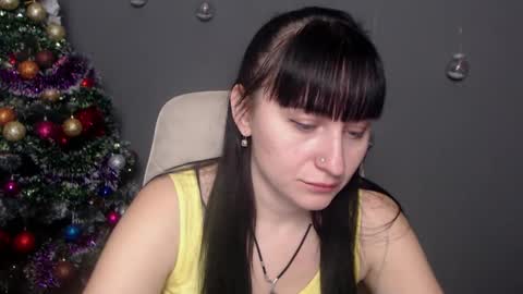 Snapshot of ninaflawlees chatting on 12.15.25 ninaflawlees online show from 12.15.25