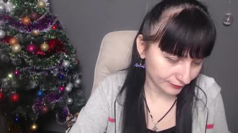 Snapshot of ninaflawlees chatting on 12.17.25 ninaflawlees online show from 12.17.25