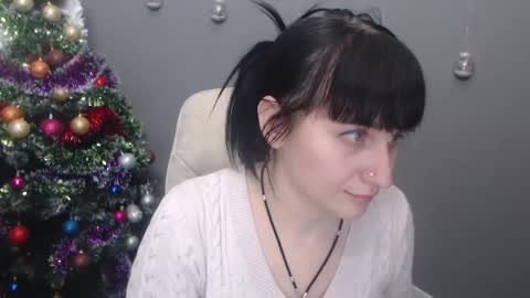 Snapshot of ninaflawlees chatting on 12.19.25 ninaflawlees online show from 12.19.25