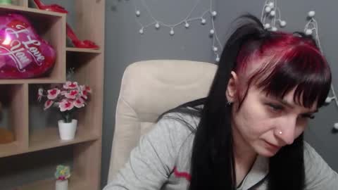 Snapshot of ninaflawlees chatting on 02.13.26 ninaflawlees online show from 02.13.26