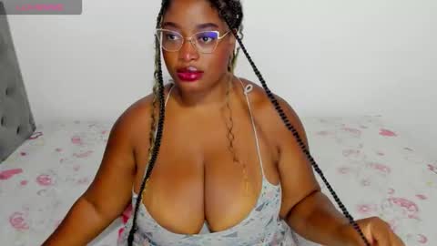 Snapshot of ninagrey03 chatting on 09.30.25 Valentina online show from 09.30.25