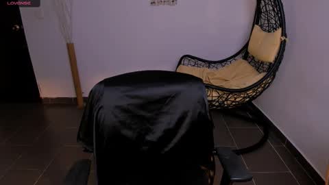 ninamonroee online show from 03.10.25