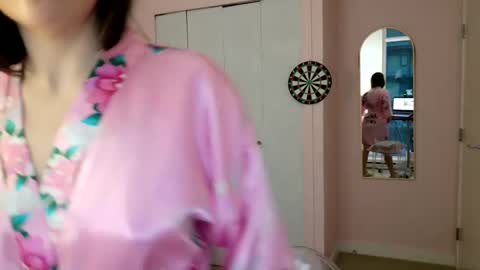 Snapshot of ninaoneil chatting on 12.16.24 NinaOneil online show from 12.16.24