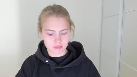 ninarihh online show from 10.15.25